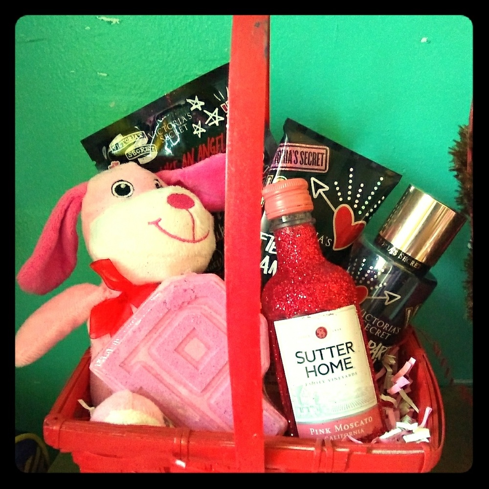 Vs spa v day skincare basket